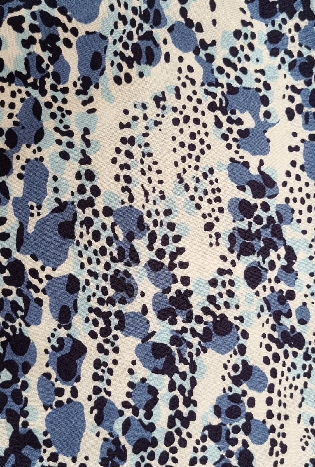 Bermuda Mujer Manchas azul CH
